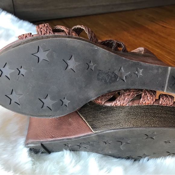 Bucco brown straps wedge heel - Picture 6 of 7